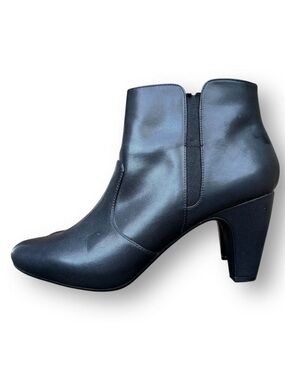 Easy Spirit Women's Black Leather Ankle Boots Size 10M Zip Closure Anti-Gravity